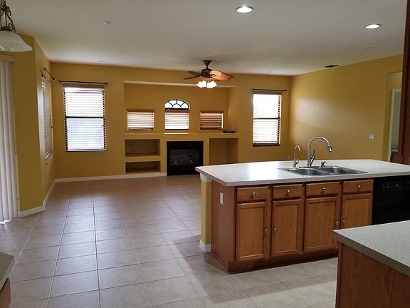 3rd image of 3033 Camino Real Dr S