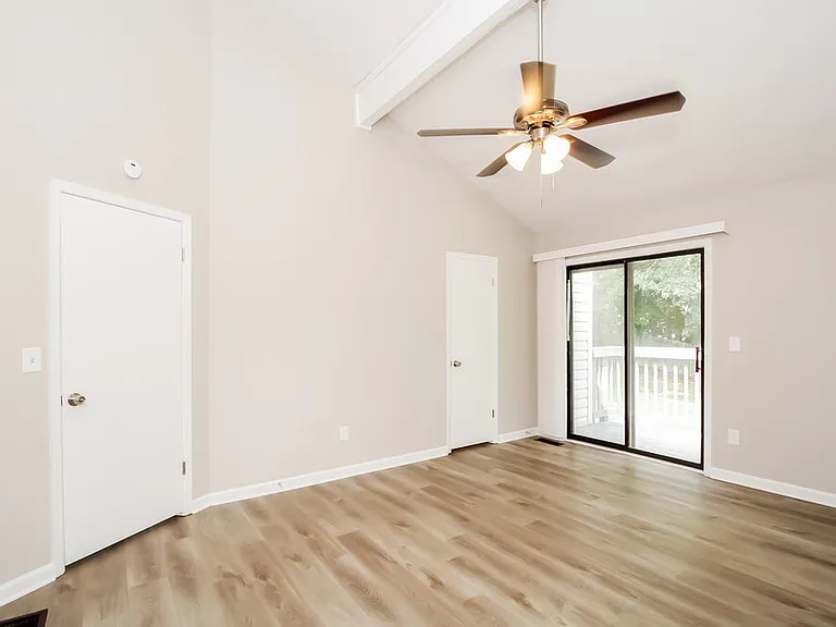 2360 Ambassador Dr — Photo 11