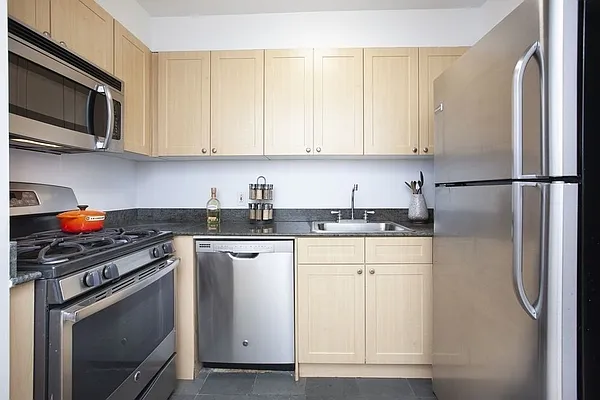 Rented by Keller Williams NYC | media 14