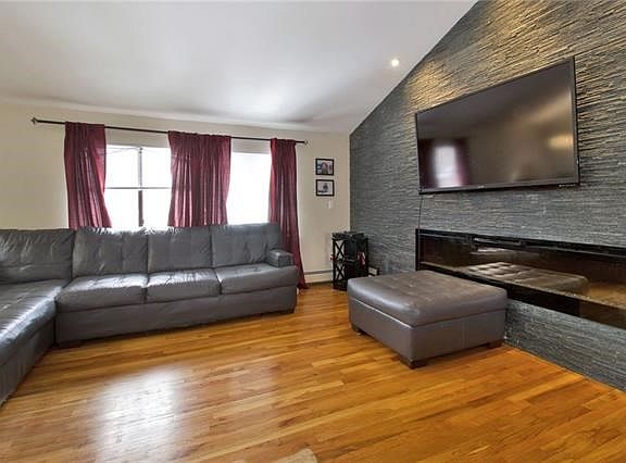 4th image of 205 Juniper Dr