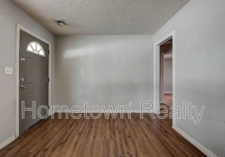 2204 Downing St — Photo 3