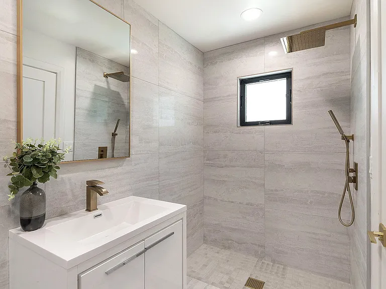 622 N Gardner St — Photo 20