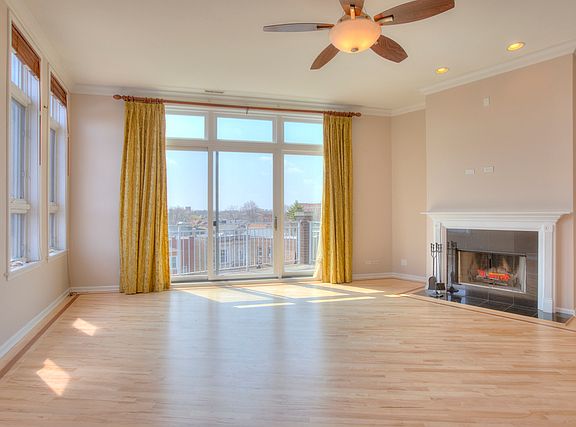 3rd image of 3012 W Fullerton Ave #4