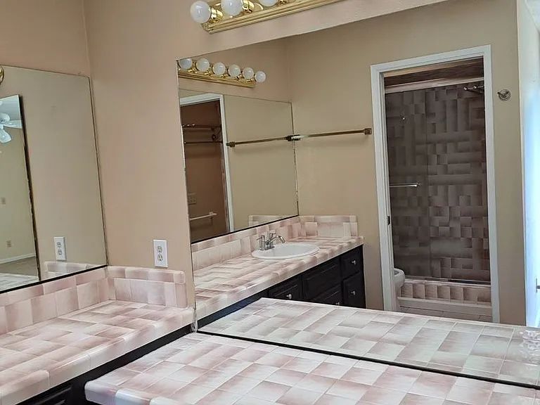 1607 Jade Ct — Photo 6
