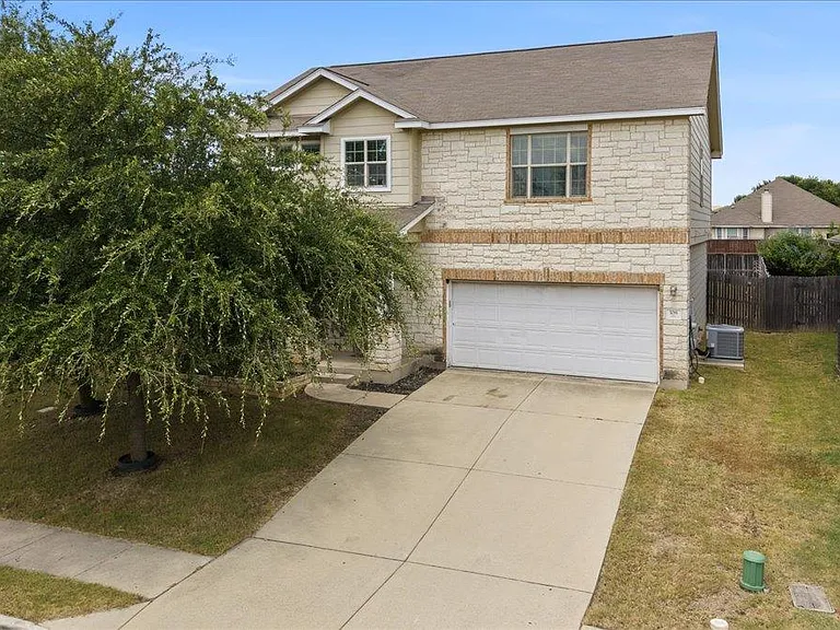 108 Quarry Ln — Photo 1