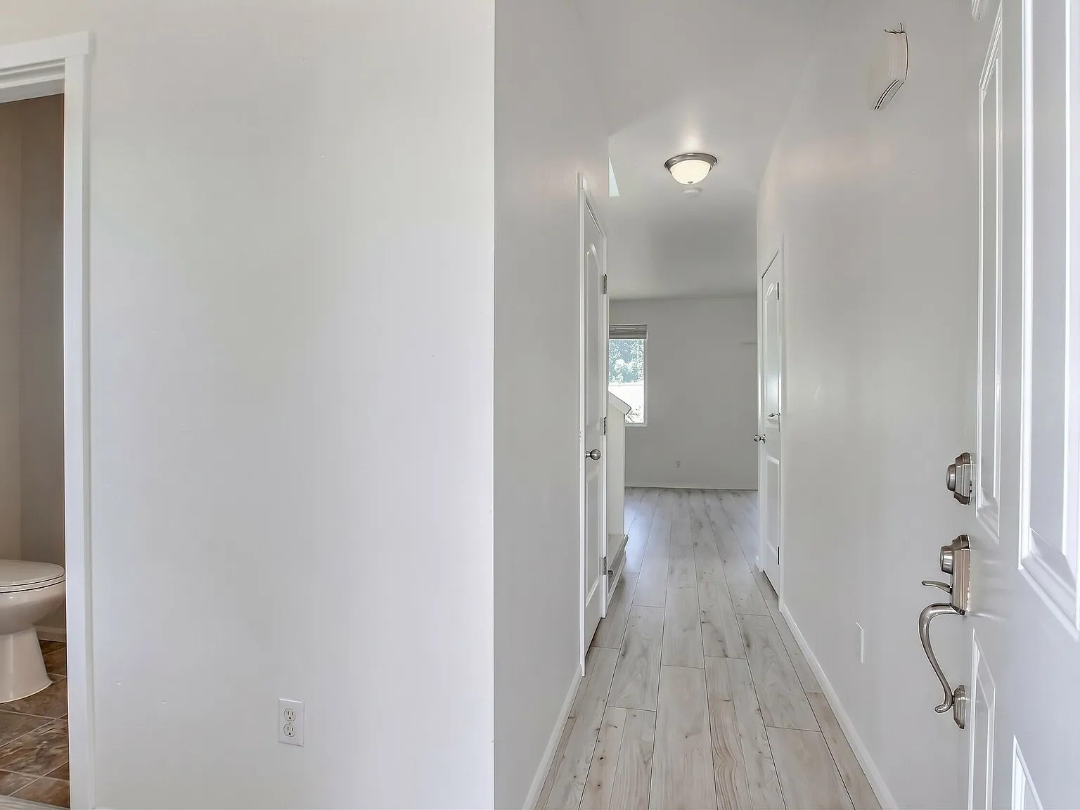 4 bed, 2.5 bath, 1650 sqft, $3,750 — Photo 4