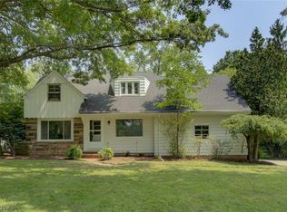 6097 Richmond Rd, Solon, OH 44139