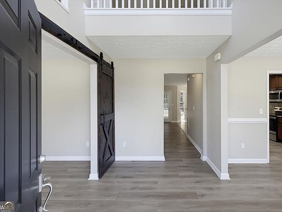 4th image of 25 Richmond Trl