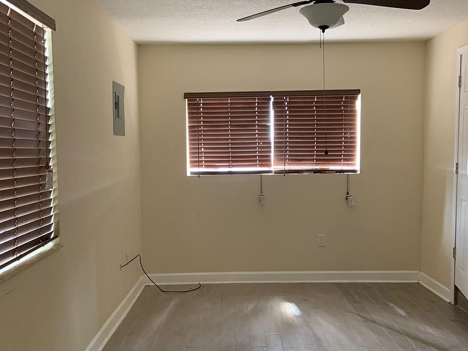 2nd image of 2805 E Central Blvd #B