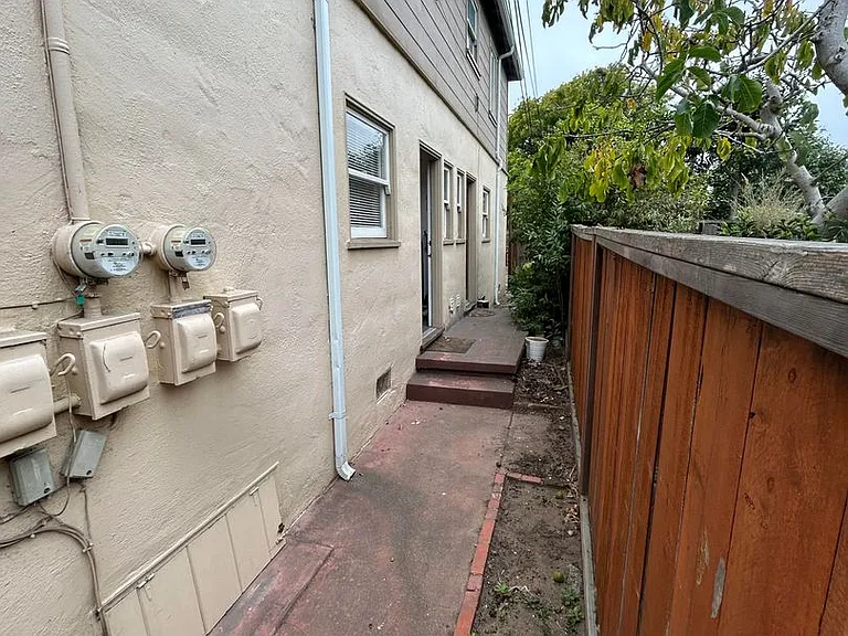 1537 Pearl Street — Photo 14