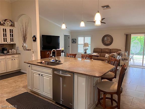 4th image of 1505 NE 18th Pl