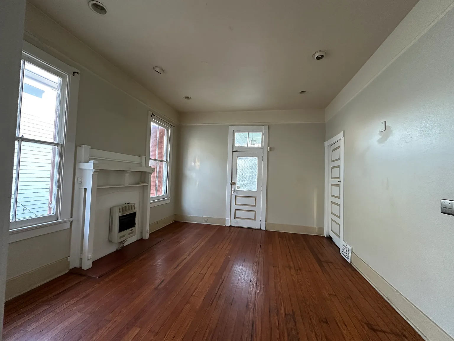 2 bed, 1100 sqft, $1,500 — Photo 3