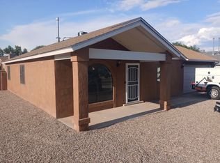 280 Calle Don Santiago NE, Los Lunas, NM 87031