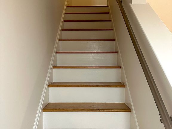 5th image of 387 Jefferson Ave #1