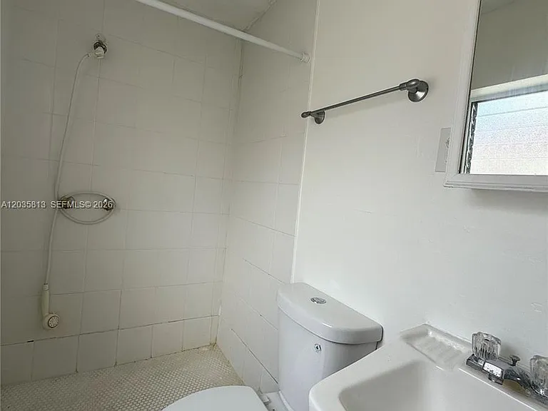 7720 Byron Ave #4 — Photo 19