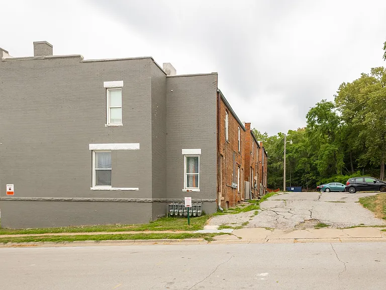1001 N 29th St — Photo 14