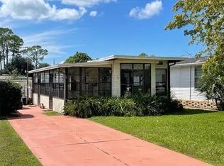 14 Pine Dr, Osteen, FL 32764