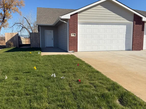3748 S Bluelake Ct, Wichita, KS 67215