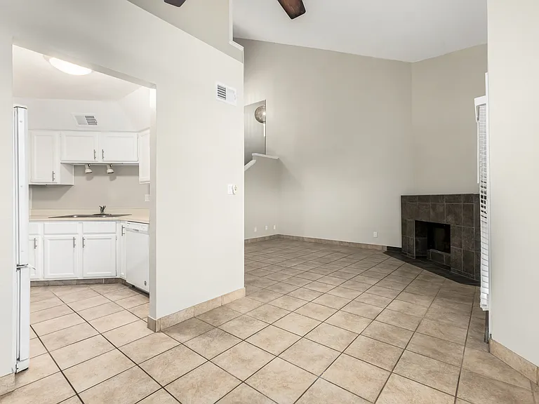 4328 N 36th St #3 — Photo 11
