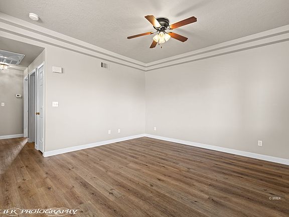 5th image of 335 Colleen Ct #1D