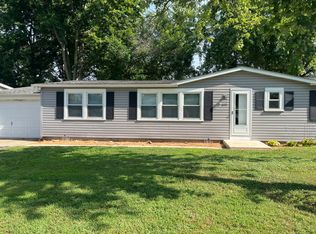 612 Angela Ct, New Baden, IL 62265