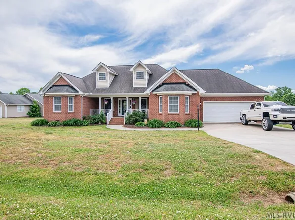 14 Canterberry Ct, Roanoke Rapids, NC 27870