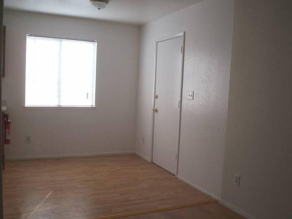 kitchen/breakfast nook