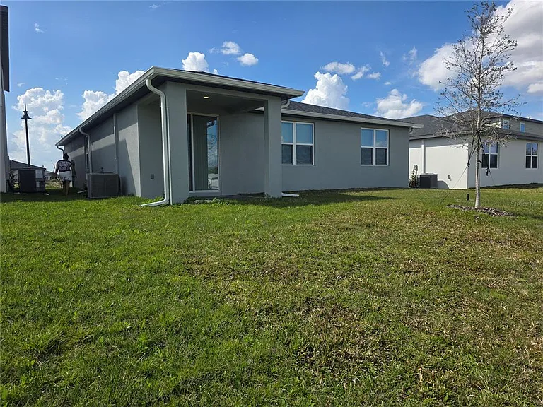 5009 Katrina Dr — Photo 3