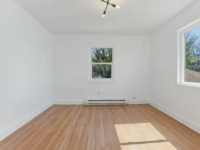 109 1/2 Fairlawn Ave — Photo 5