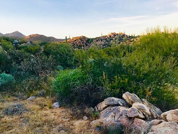 5th image of 623 W Granite Gorge Dr