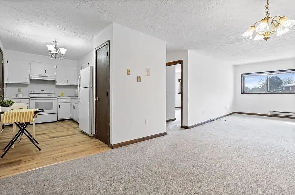 1 bed, 696 sqft, $1,750 — Photo 3