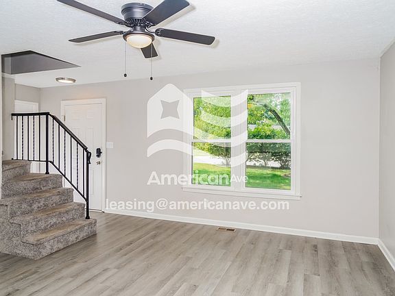 575689_003_wm_-_living_room_13073637.jpg