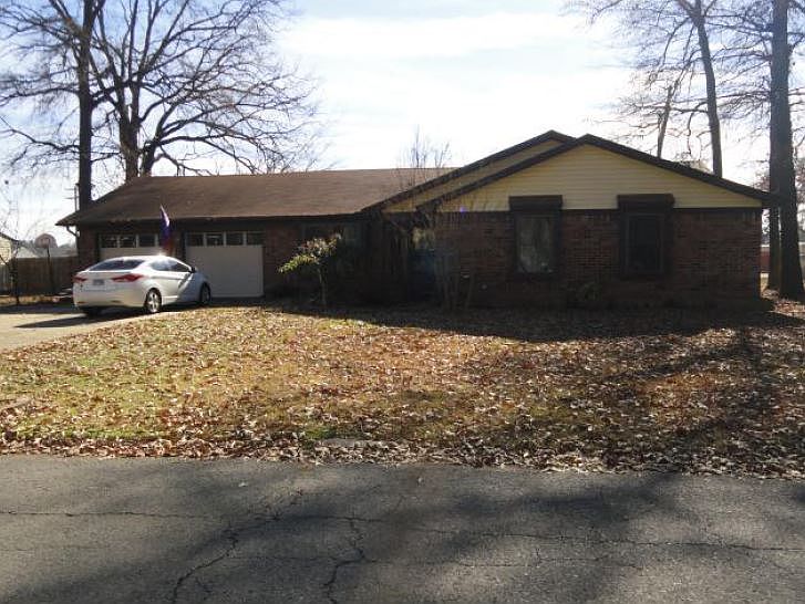 2nd image of 33 Timberlane Trl