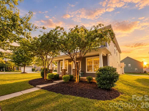 2015 Kensley Dr, Waxhaw, NC 28173