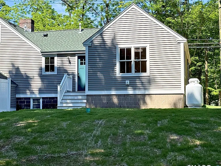 2569 Long Hill Rd #2 — Photo 21