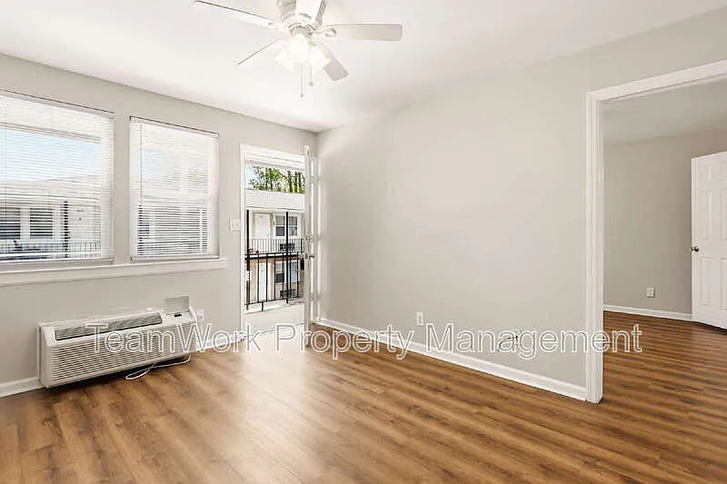 Building Photo - 2107 Rondo St #201