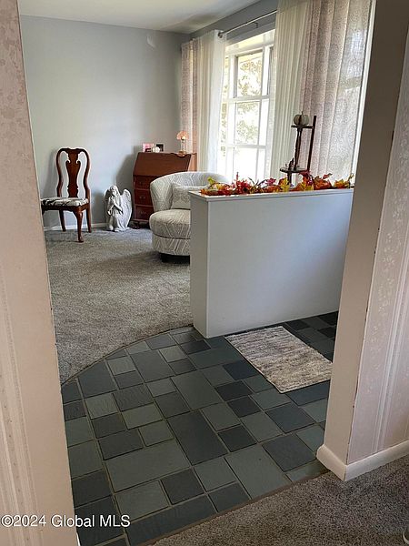 3rd image of 6 Maxwell Street
