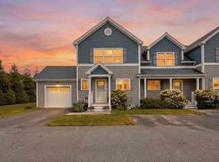 12 Ocean Pines Dr #1, Sagamore Beach, MA 02562