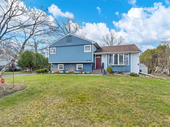 44 Renee Lane, Bardonia, NY 10954