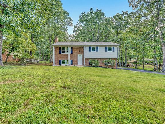 2nd image of 2119 Coachman Dr
