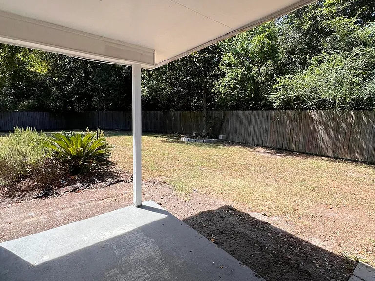 802 Augustine Dr — Photo 17