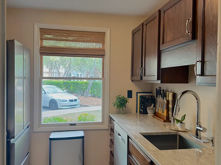 7713 Crown Crest Ct — Photo 5