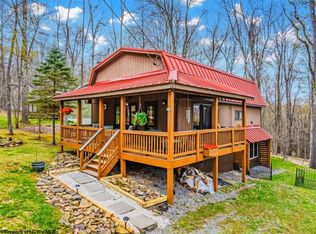 576 Hemlock Cir, Terra Alta, WV 26764