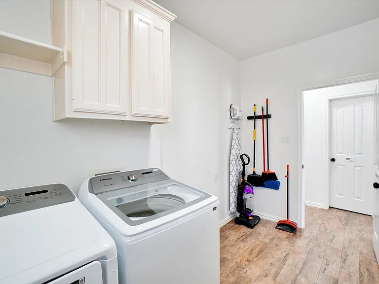 5832 Clear Creek Dr — Photo 37