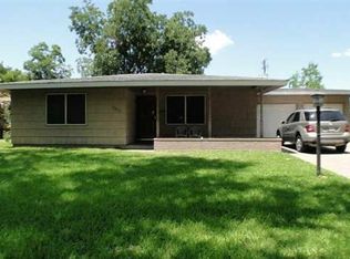 5011 Bay St, Groves, TX 77619