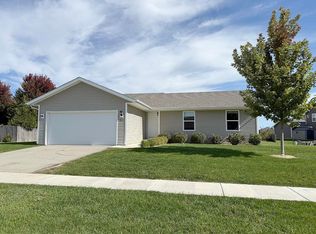 885 Scotts Army Trl, Belvidere, IL 61008
