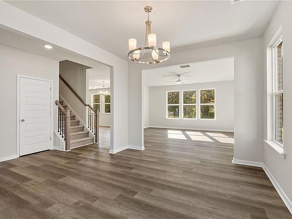5th image of 5904 Spring Way