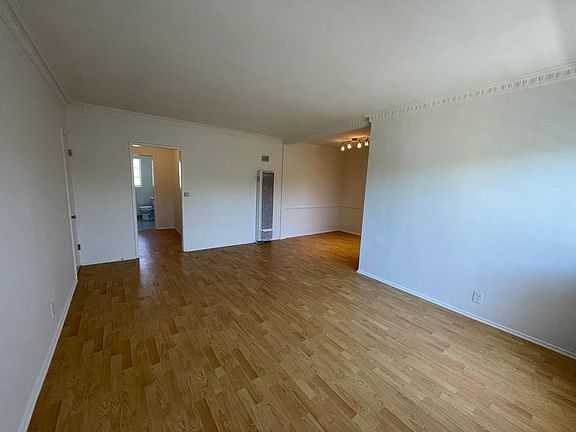 5th image of 924 N Curson Ave #7