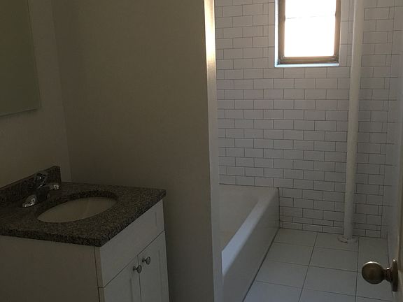 5th image of 4323 42nd St APT E02