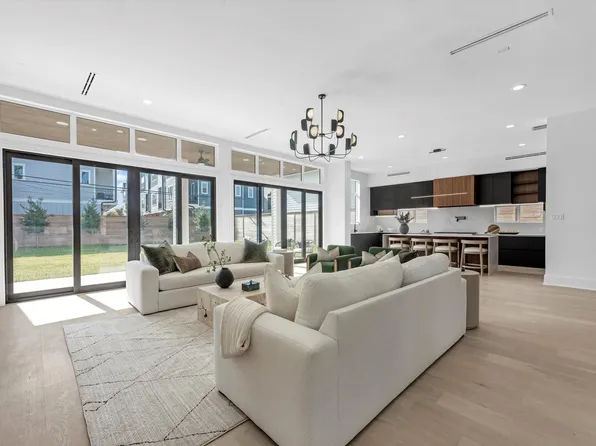 963 W 41st St, Houston, TX 77018